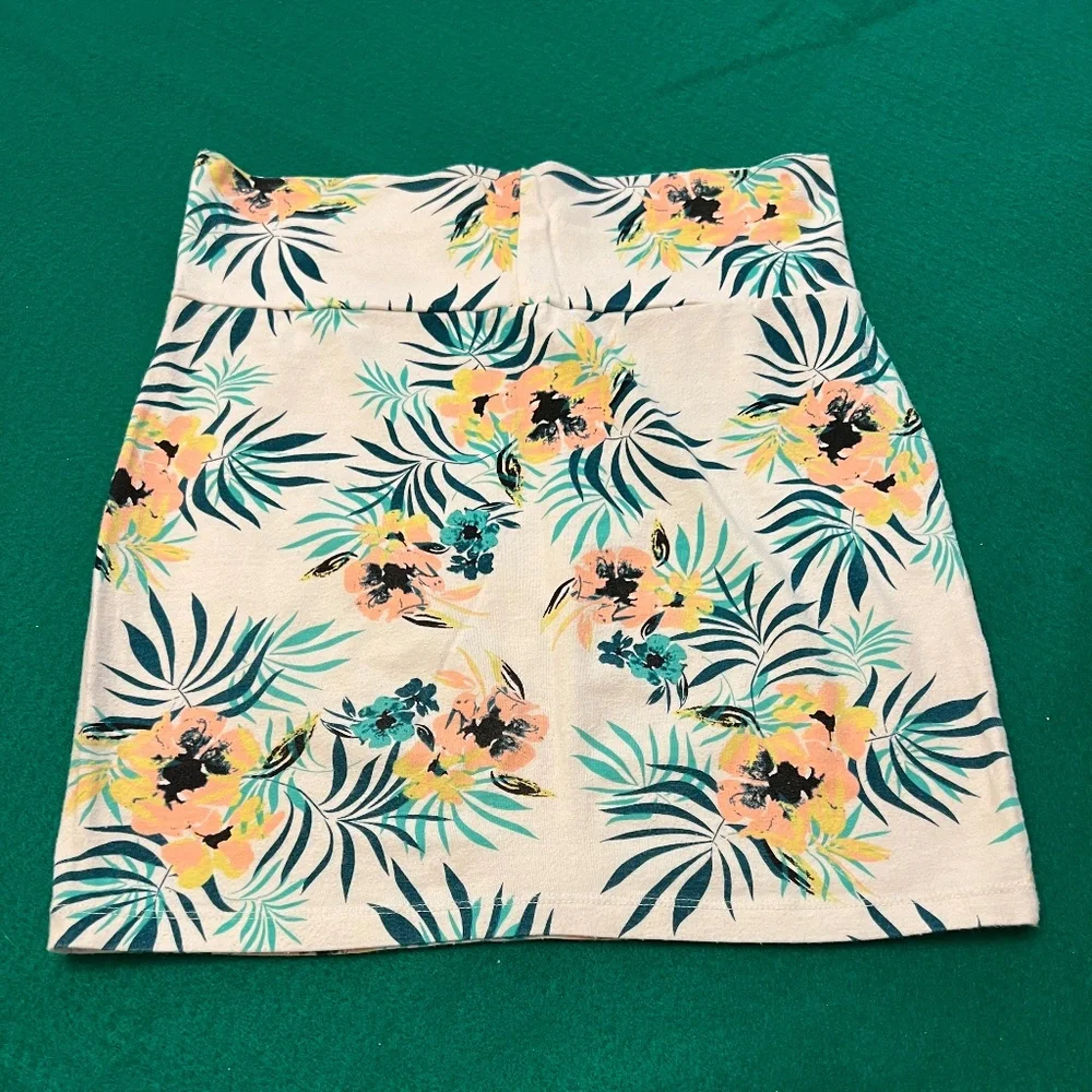 Bodycon Mini Tropical Pattern - Picture 1 of 1
